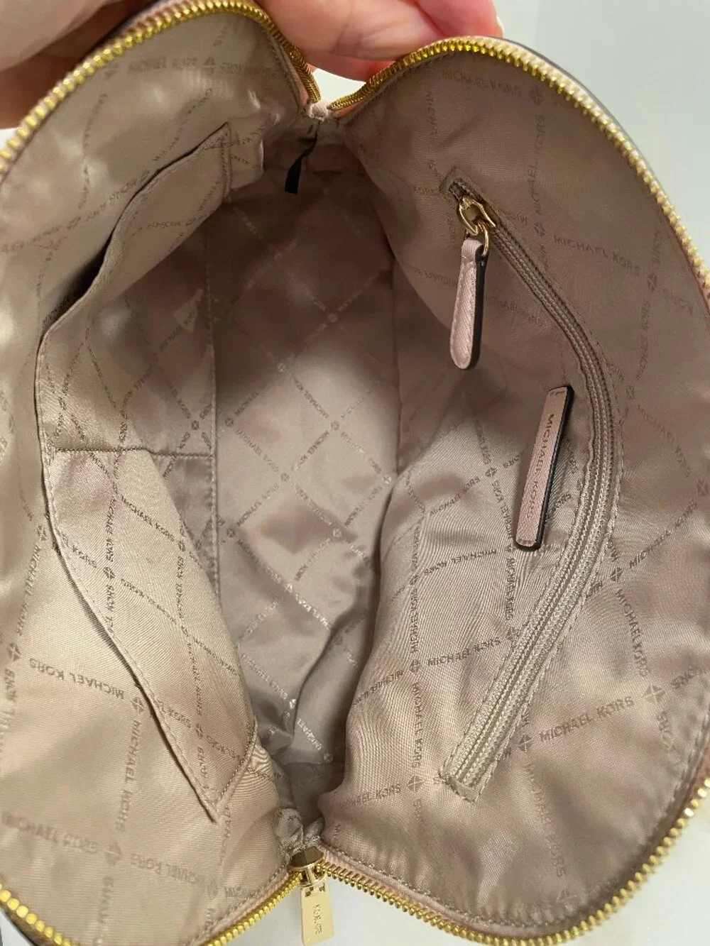 Michael Kors Jet Set Travel Medium Dome Shoulder Crossbody in Pink Leather & COA - Picture 10 of 16